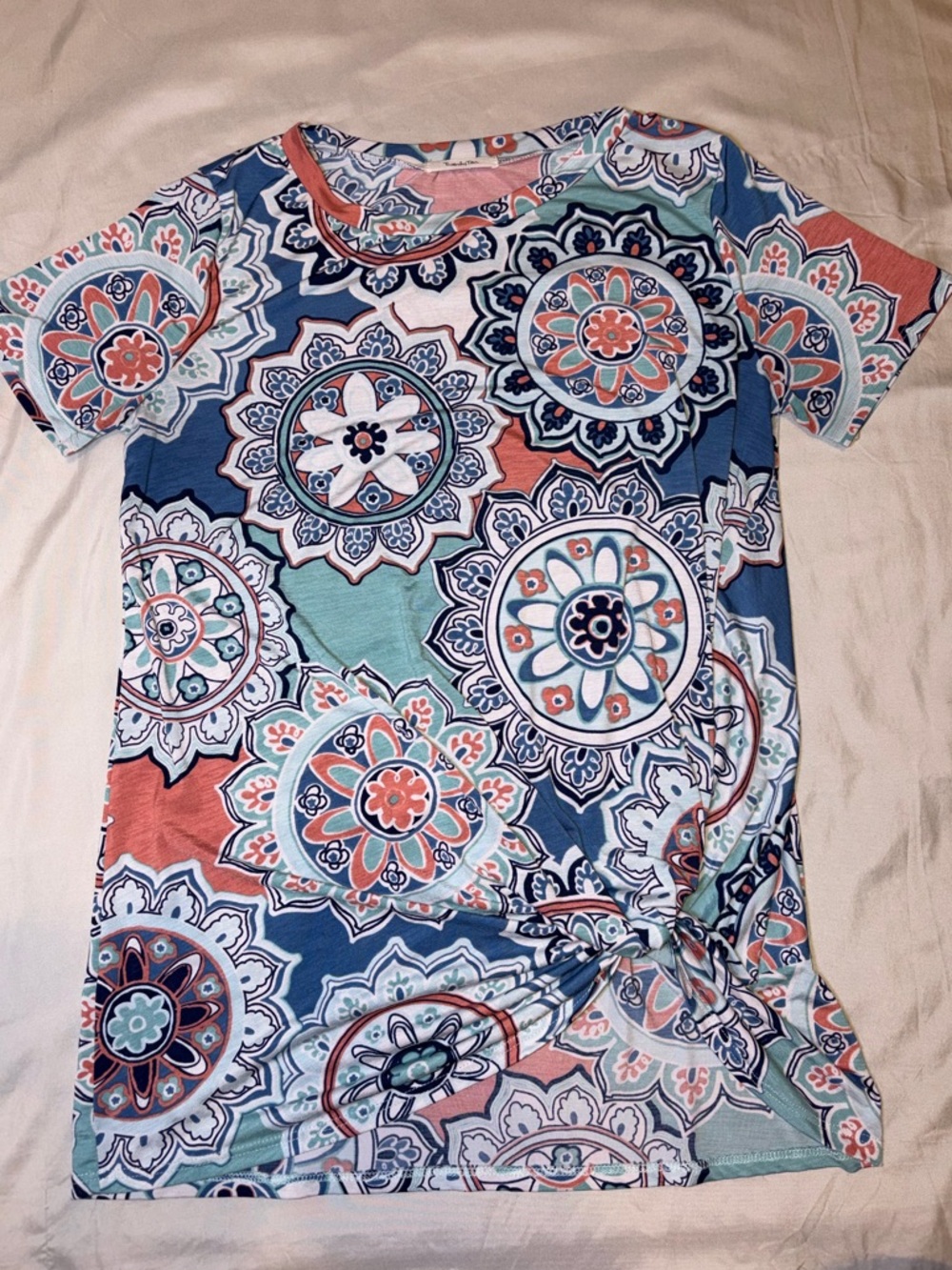 TwentyTen Short Sleeve Medallion Print Tee in Blue, Coral, Mint, White